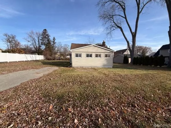 120 Pickford Street, Novi, MI 48377