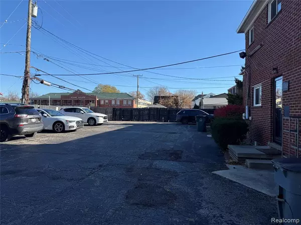 Birmingham, MI 48009,1111 Holland Street