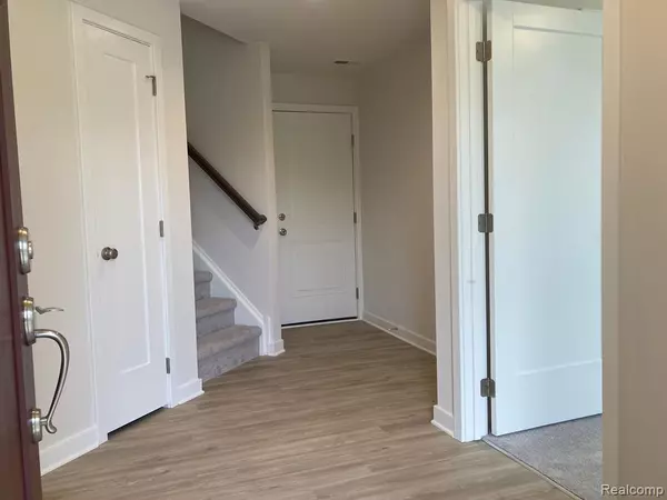 Ann Arbor, MI 48105,2908 RAYFIELD Avenue