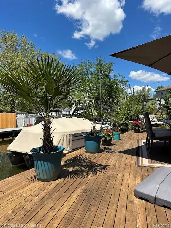 Waterford, MI 48328,1390 Bamford Drive