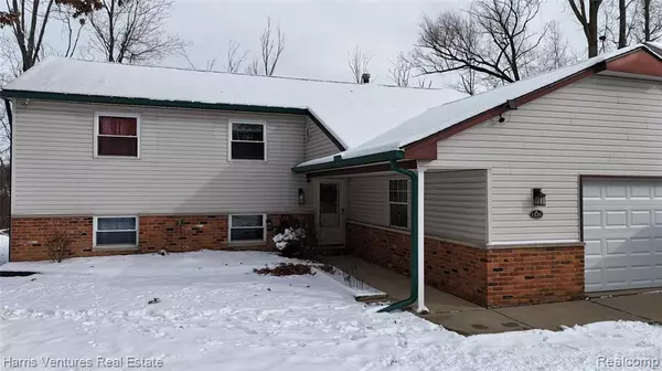 Wixom, MI 48393,1535 Kings Crown Court