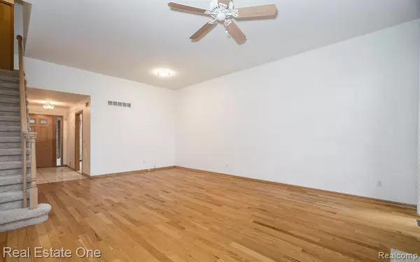 Troy, MI 48098,1231 AUTUMN DRIVE