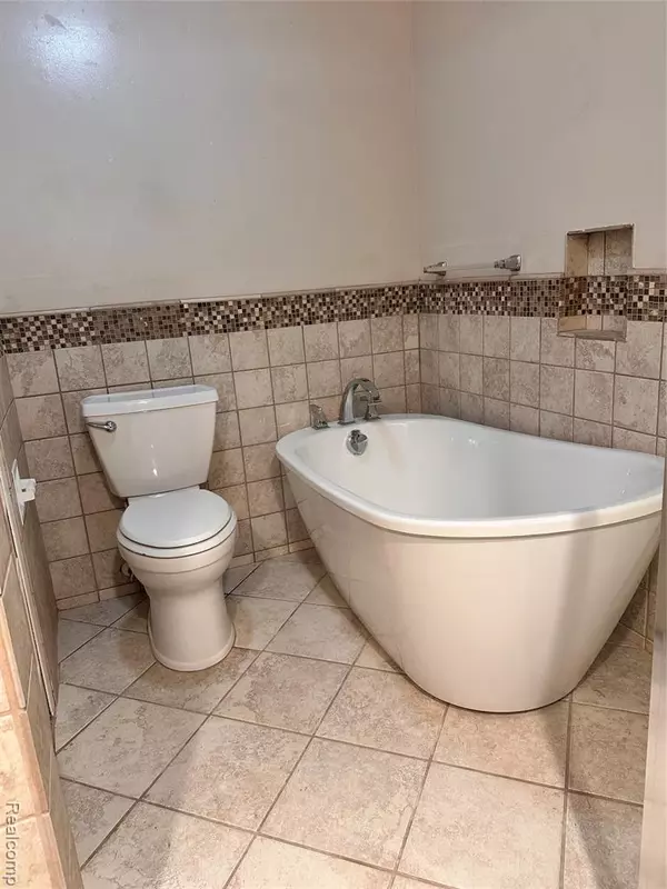 Warren, MI 48093,8616 Community Boulevard