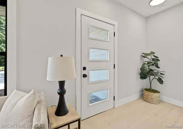 Rochester, MI 48307,334 Romeo Road