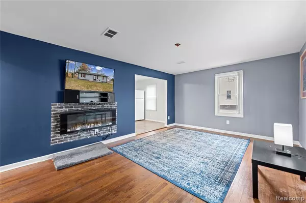 Southfield, MI 48075,21360 Evergreen Road