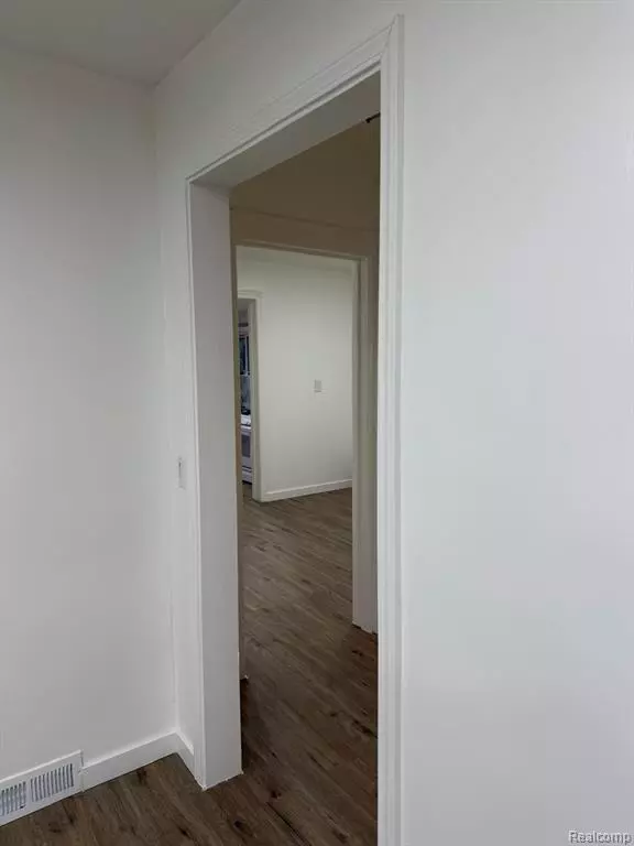 Detroit, MI 48228,6107 Auburn