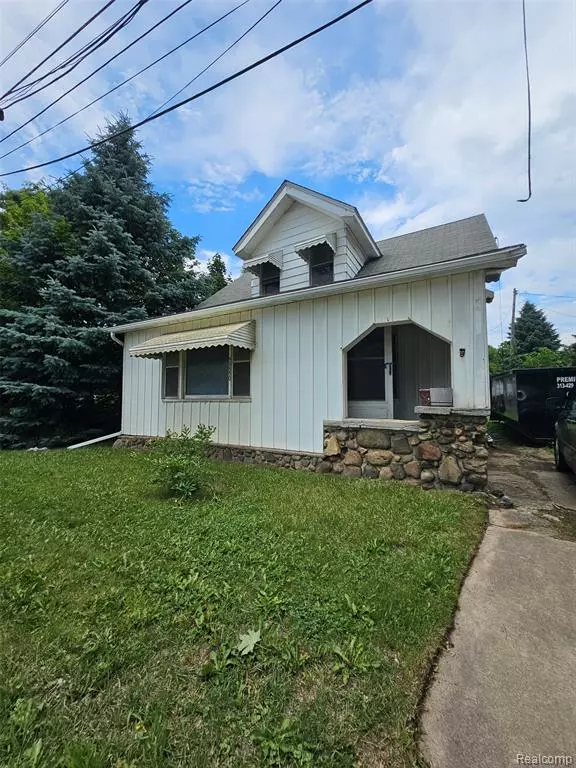 59550 10 Mile Road, South Lyon, MI 48178