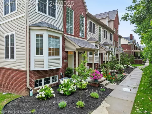 549 VILLAGE Lane, Milford, MI 48381