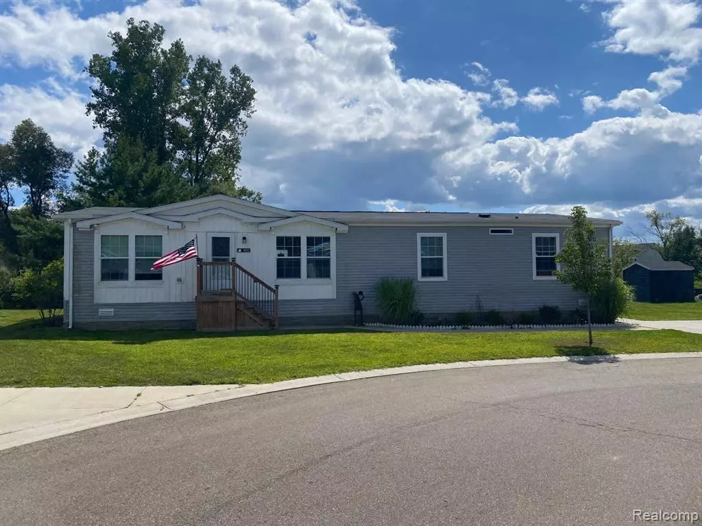 Fenton, MI 48430,9922 Macbeth Street