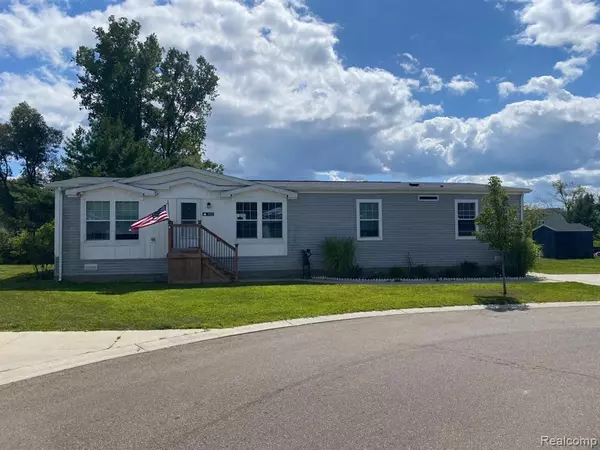 9922 Macbeth Street, Fenton, MI 48430