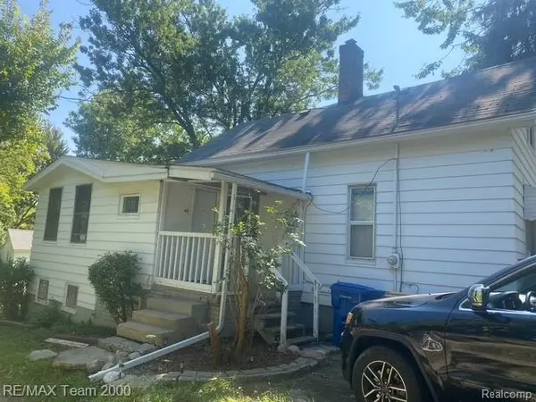 Waterford, MI 48328,137 Coleman (unit 3) Drive