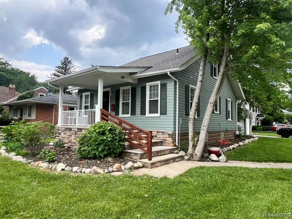 Royal Oak, MI 48067,1402 Catalpa Drive