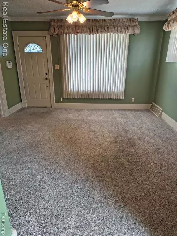 Detroit, MI 48228,7233 Rosemont Avenue