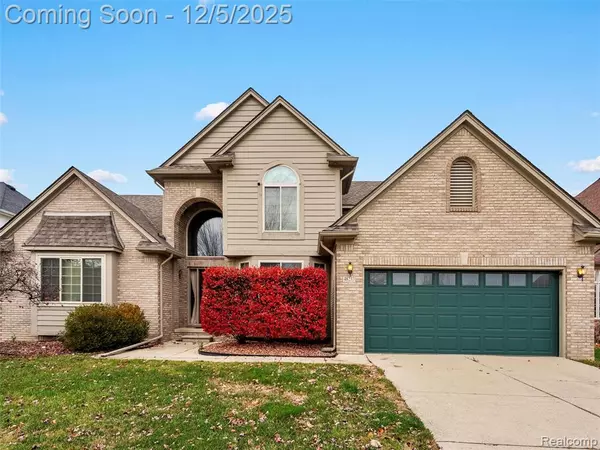 48233 Lamplighter Trail, Macomb, MI 48044