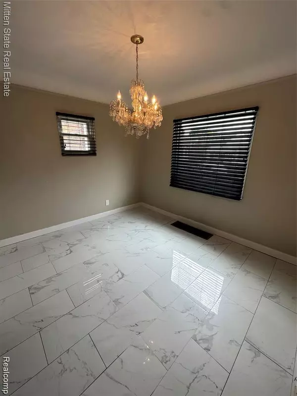 Dearborn, MI 48126,4616 CHOVIN Street