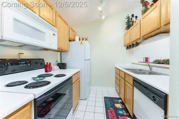 Fenton, MI 48430,12274 Saint Andrews Way