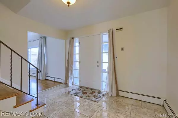 Southfield, MI 48076,29230 Bermuda Lane