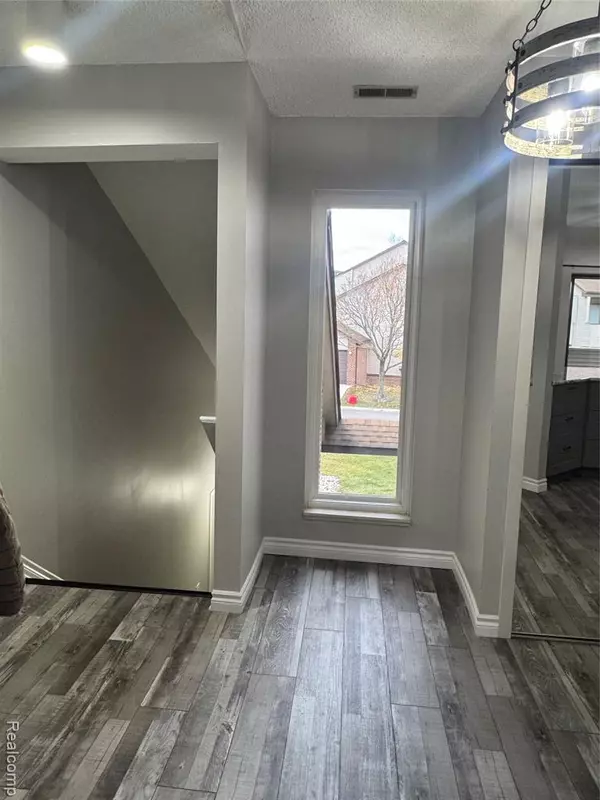 West Bloomfield, MI,6619 Ridgefield Circle