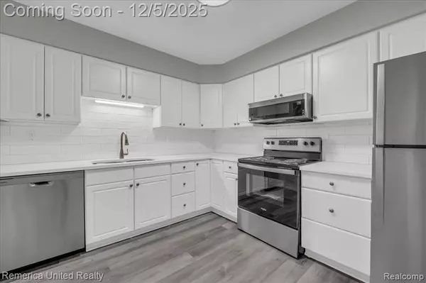 Northville, MI 48167,19201 Surrey Lane