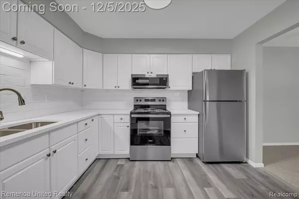 Northville, MI 48167,19201 Surrey Lane