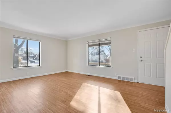 Hazel Park, MI 48030,60 W Harry Avenue