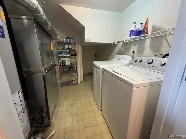 6958 Harvard Lane, Canton, MI 48187