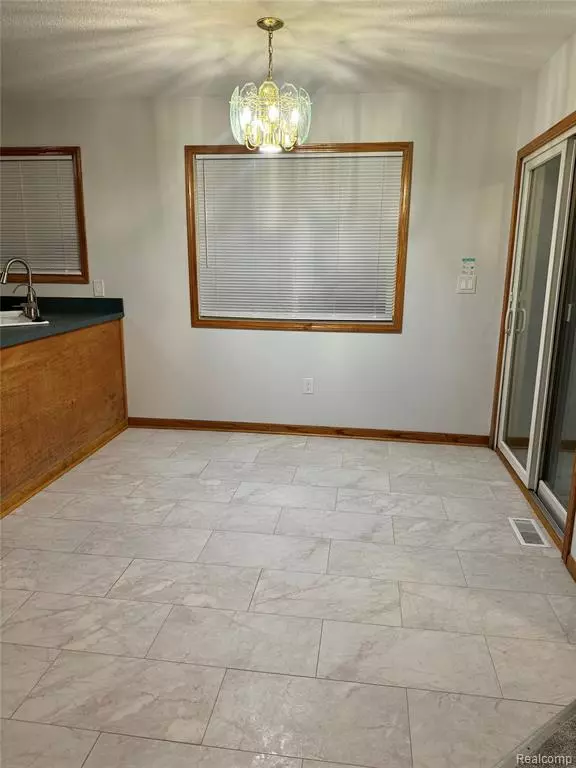 Carleton, MI 48117,12464 Maxwell Road