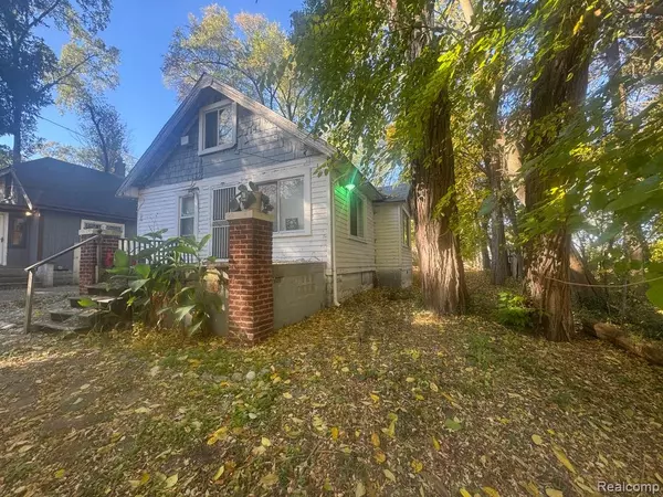 Detroit, MI 48219,18975 Chapel Street