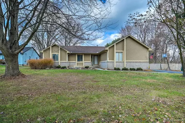 Commerce Twp, MI 48382,4250 White Oak Trail