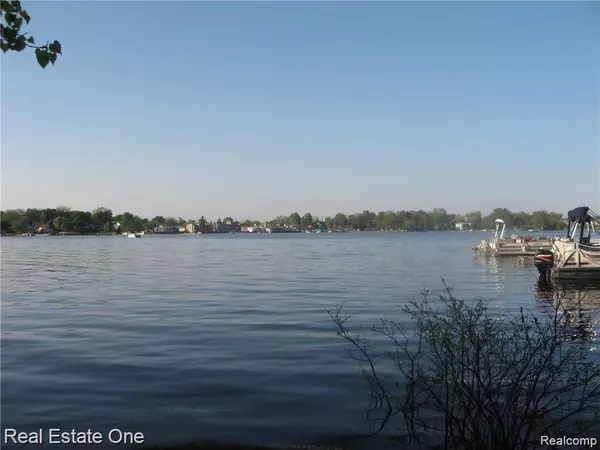 Novi, MI,44700 BAYVIEW Drive