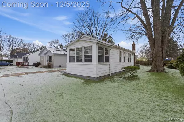 Harper Woods, MI 48225,20310 E 8 Mile Road