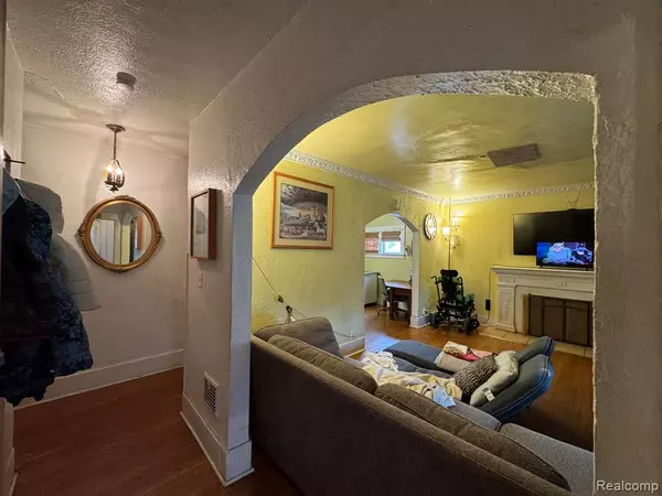 Detroit, MI 48227,15464 Oakfield Street