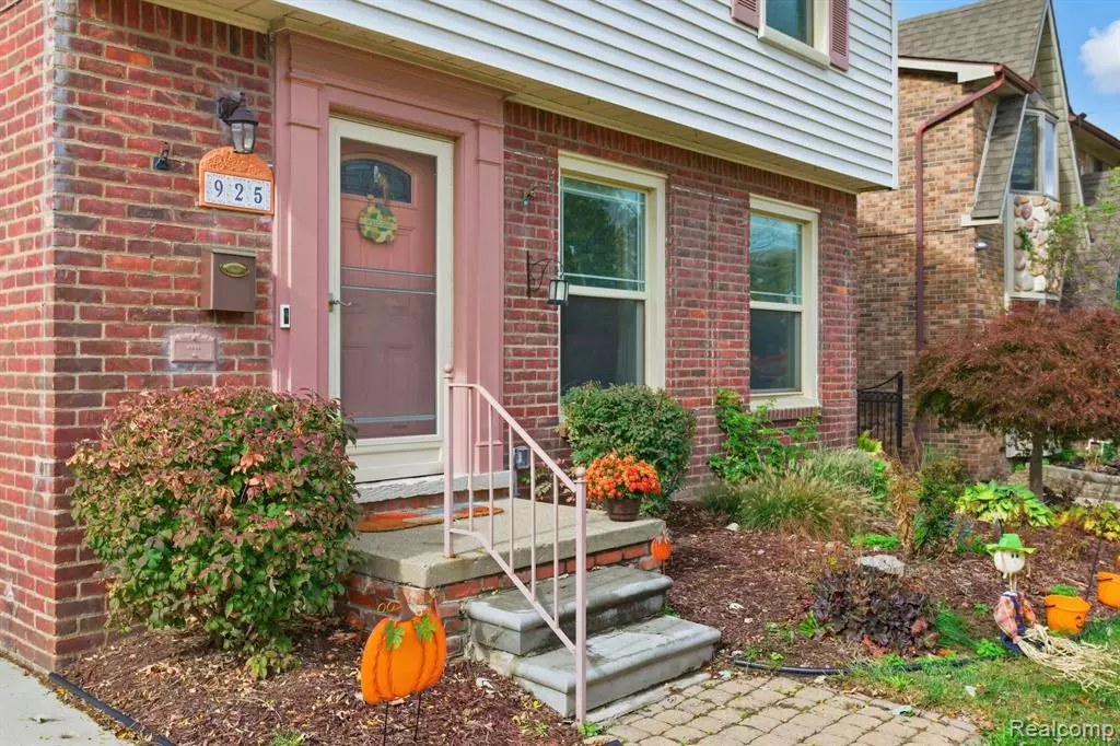 Dearborn, MI 48128,925 N Mildred Street