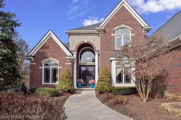 Walled Lake, MI 48390,3325 Timberlake Drive