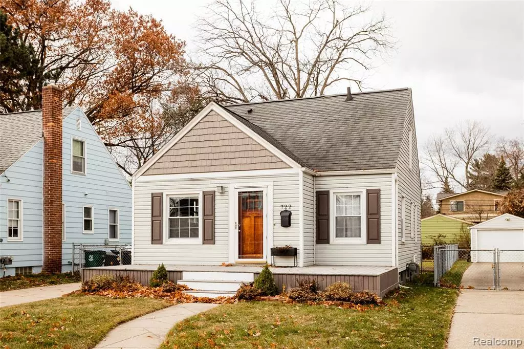 Royal Oak, MI 48067,722 S Rembrandt Avenue