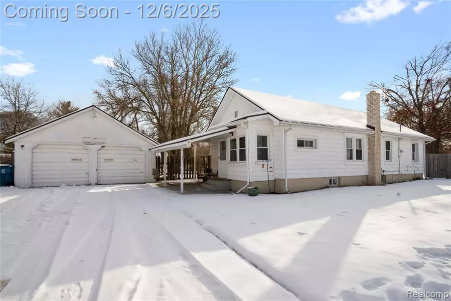 201 Seminole Street, Holly, MI 48442
