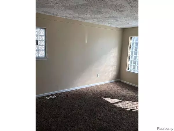 Detroit, MI 48215,4337 Algonquin Street