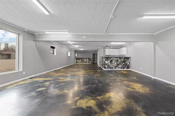 Eastpointe, MI 48021,18944 E 9 Mile Rd