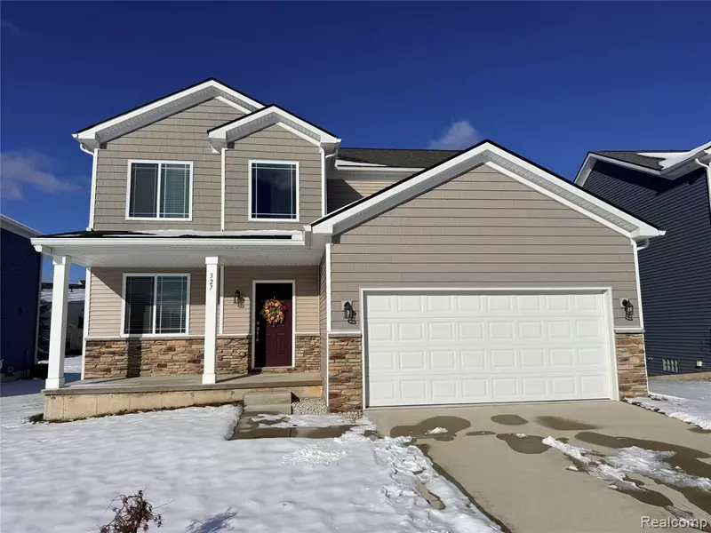 327 Hidden E, Holly, MI 48442