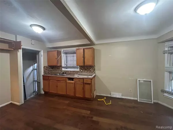 Detroit, MI 48219,18416 CURTIS Street