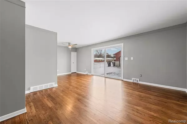 Livonia, MI 48154,28507 Sunnydale Street