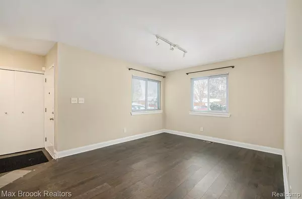 Auburn Hills, MI 48326,720 Hamlet Court