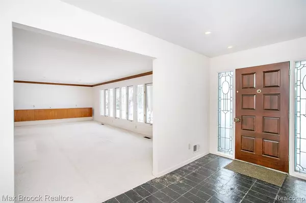 Farmington Hills, MI 48334,31310 E Stonewood Court