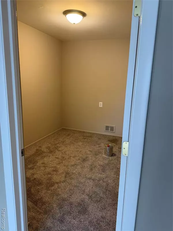 Warren, MI 48088,29257 Hayes