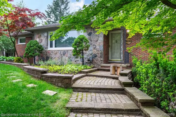 Bloomfield Hills, MI 48302,1700 Hamilton Drive