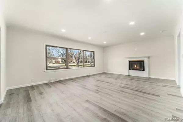 Novi, MI,24614 Taft Road