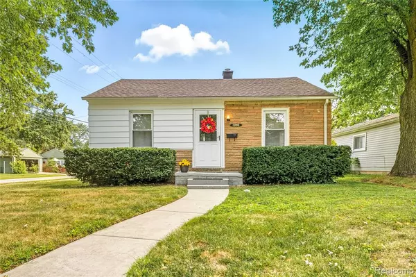 1986 Leitch Road, Fenton, MI 48220