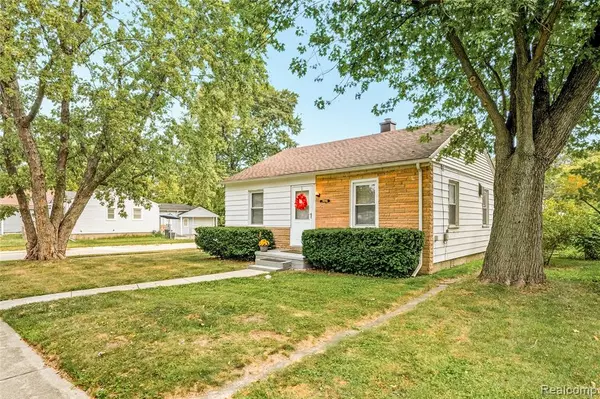 Fenton, MI 48220,1986 Leitch Road