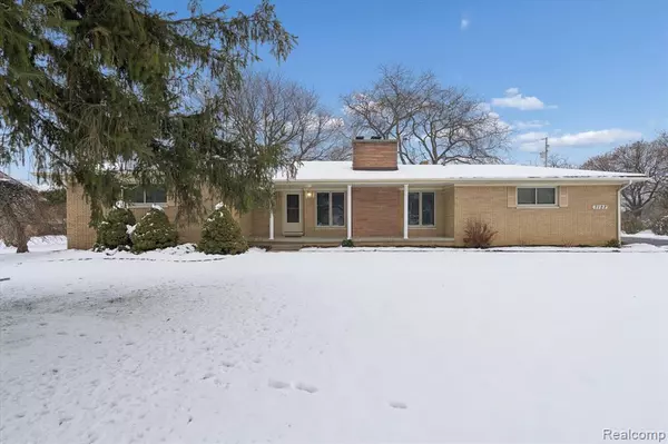 7127 Meadowvue Drive, Grand Blanc, MI 48439