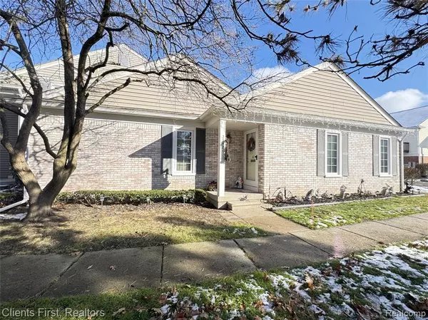 Clinton Twp, MI 48036,37421 Stonegate Circle